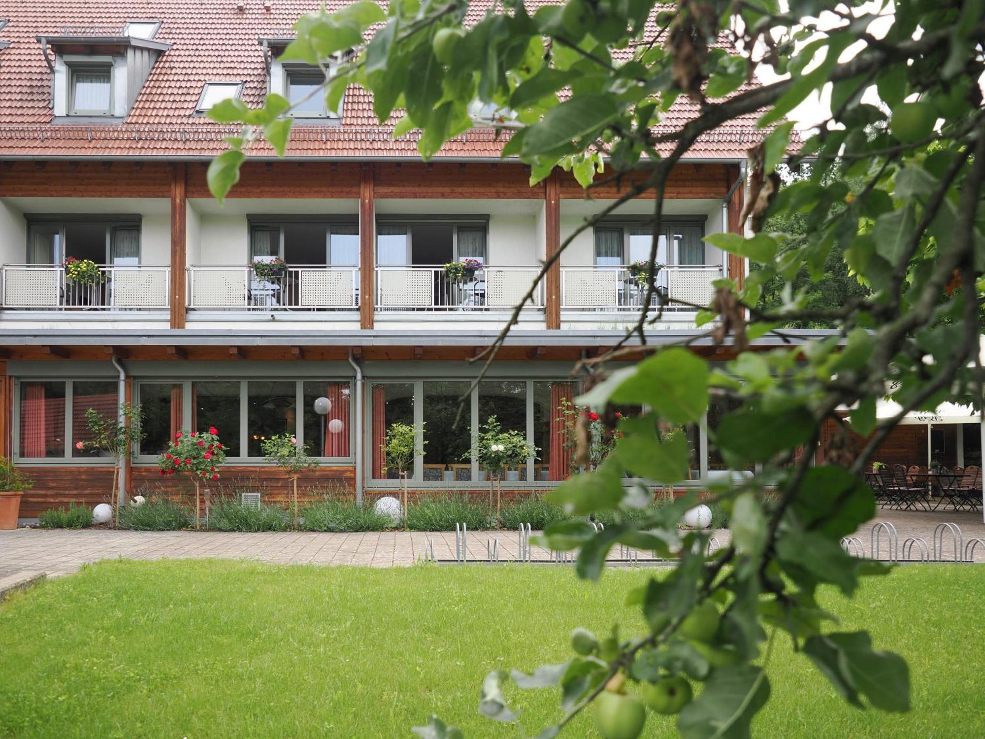 Landhotel Waldheim Pliezhausen Екстер'єр фото